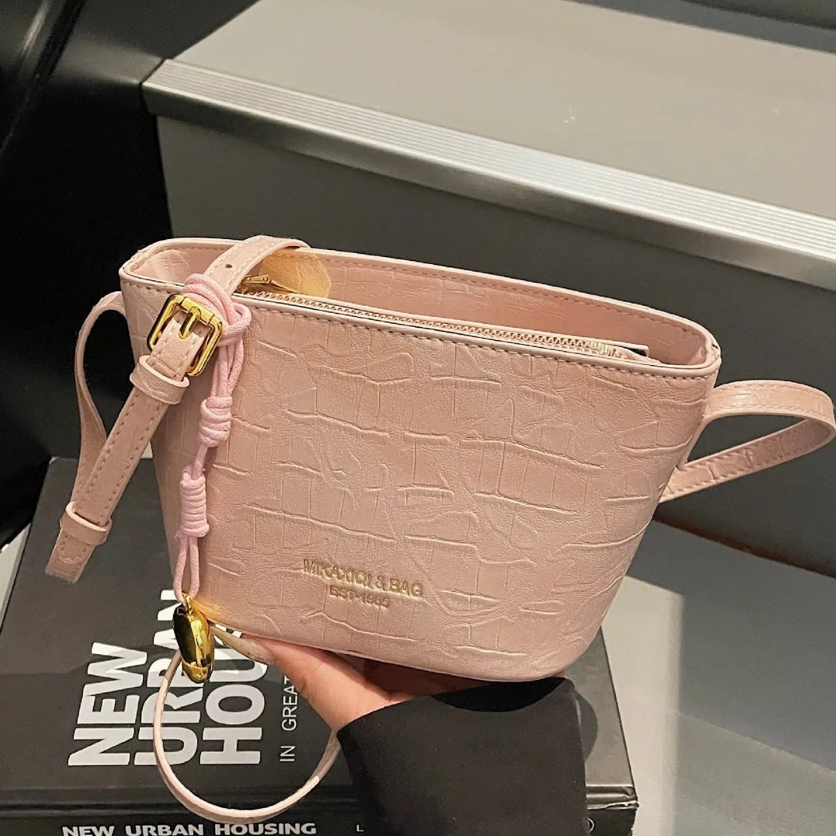 2025 New Premium Large-Capacity Bags for Women - Stylish Versatile, Casual Work Use: Crossbody, Basket & Bucket Styles